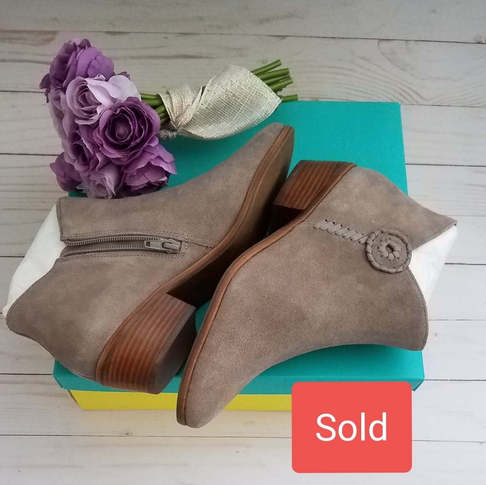 New in box Jack Rogers Womens Peyton Suede Bootie